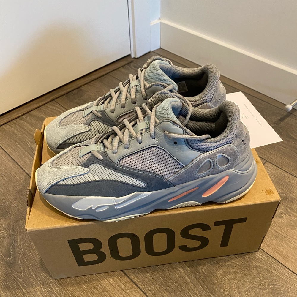 Yeezy boost 700 Inertia